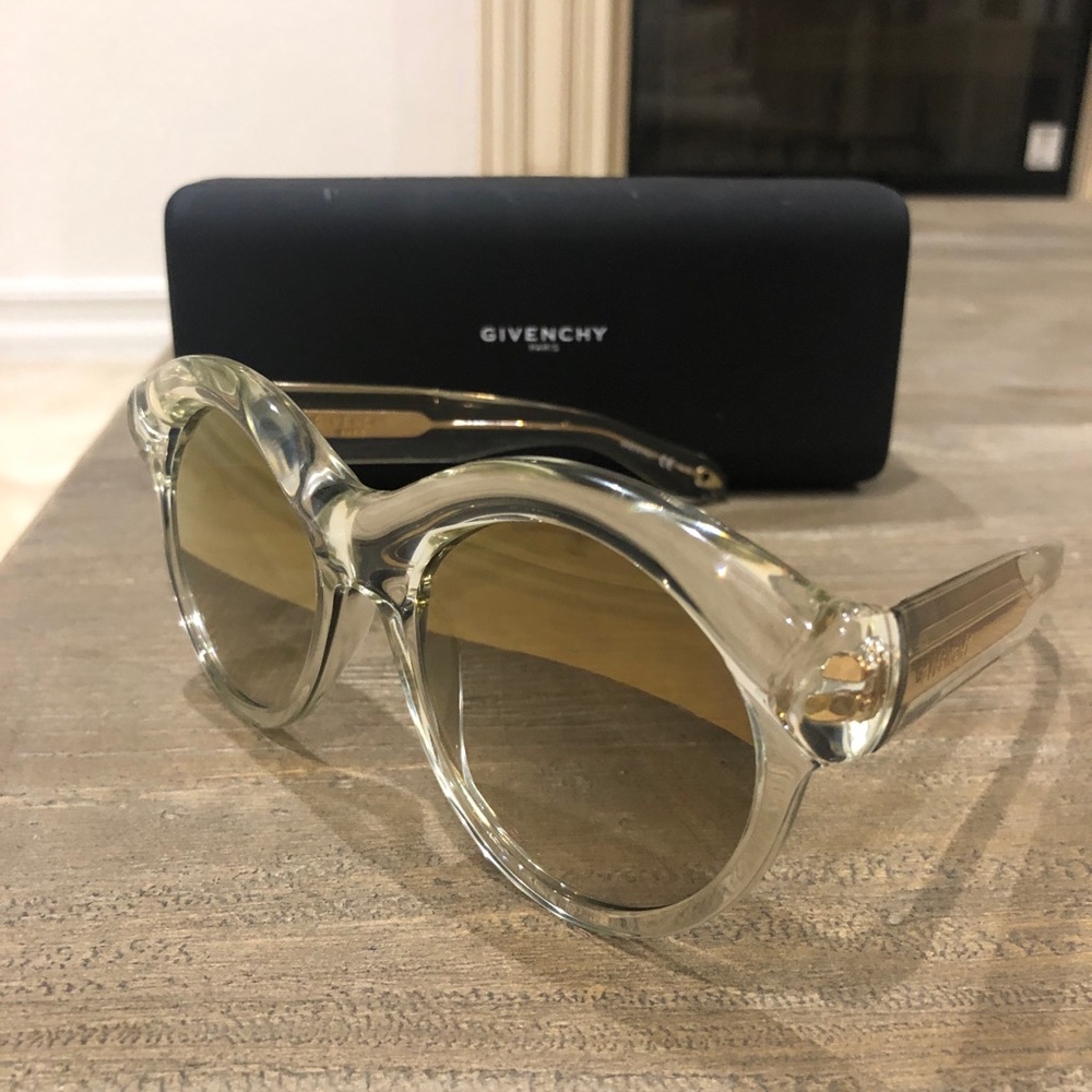 Givenchy Sunglasses Mint Condition - image 1